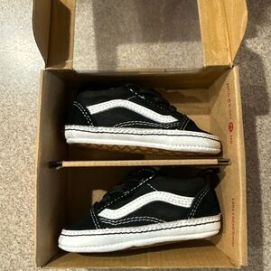 Vans Old Skool Black & White Toddler Size 4 Sneakers with Box